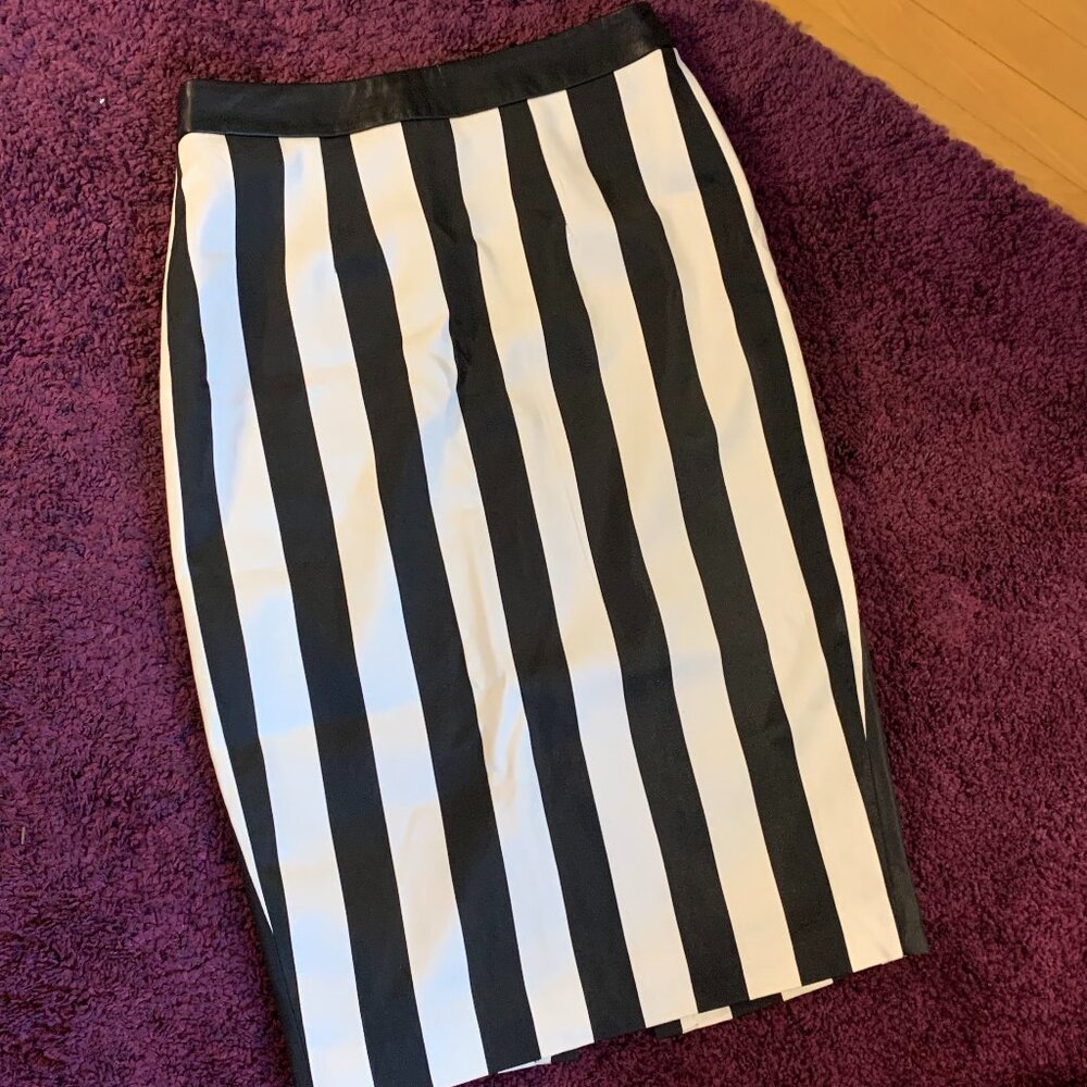 Striped pencil skirt